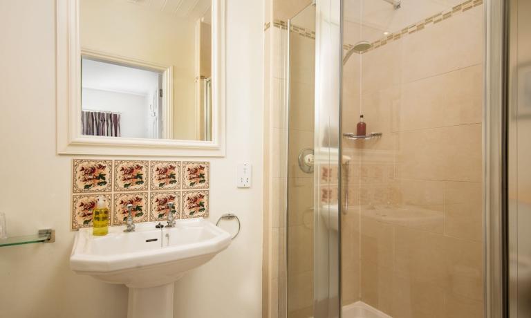 Ensuite