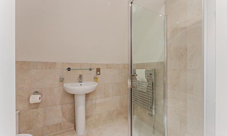 Bedroom 2 Ensuite