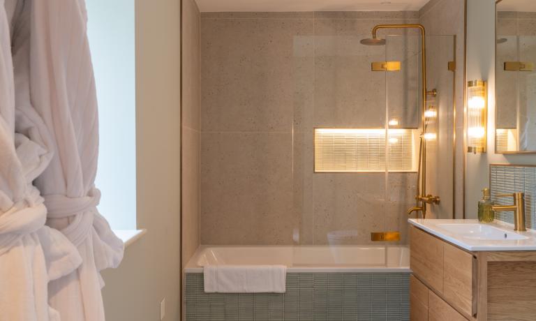 Ensuite