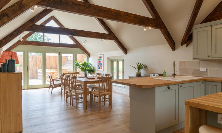 Open plan kitchen & dining 