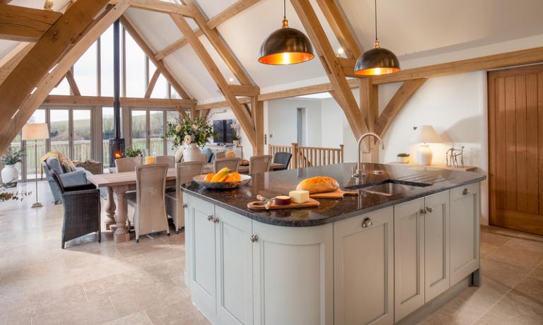 Kitchen & Dining Area
