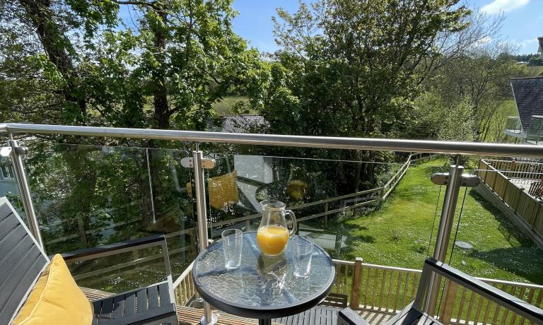 Balcony with outdoor seating