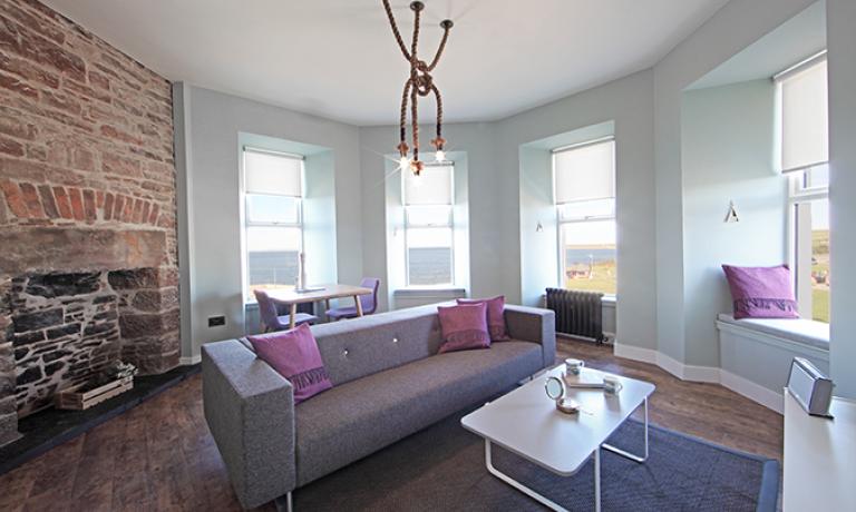  Modern fully-equipped living area
