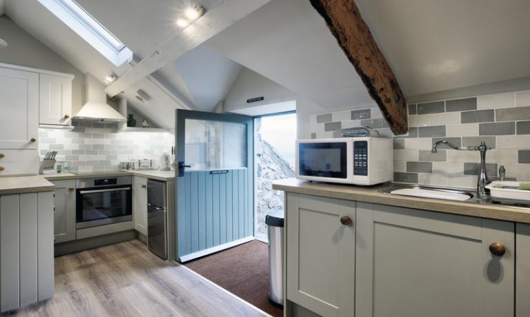  Kitchen area