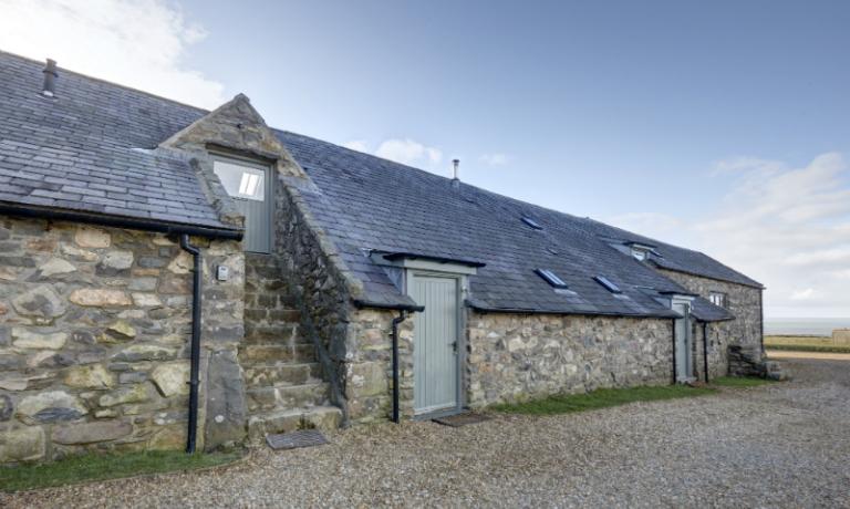  Cottage exterior