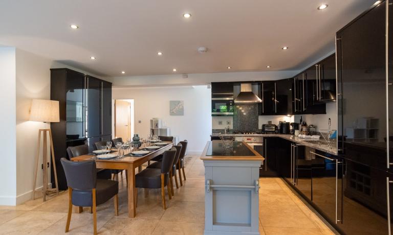Kitchen & Dining Area