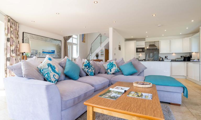 Villa 4 Living Area