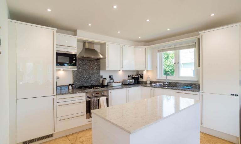 Villa 4 Kitchen