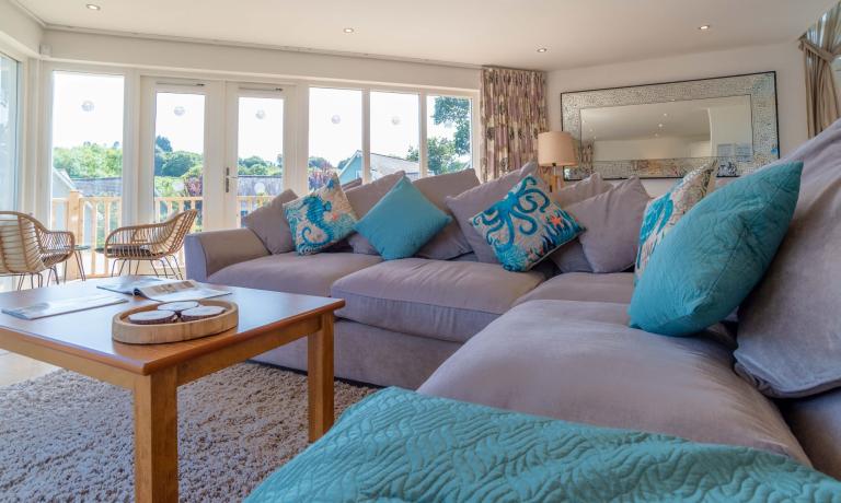 Villa 4 Living Area