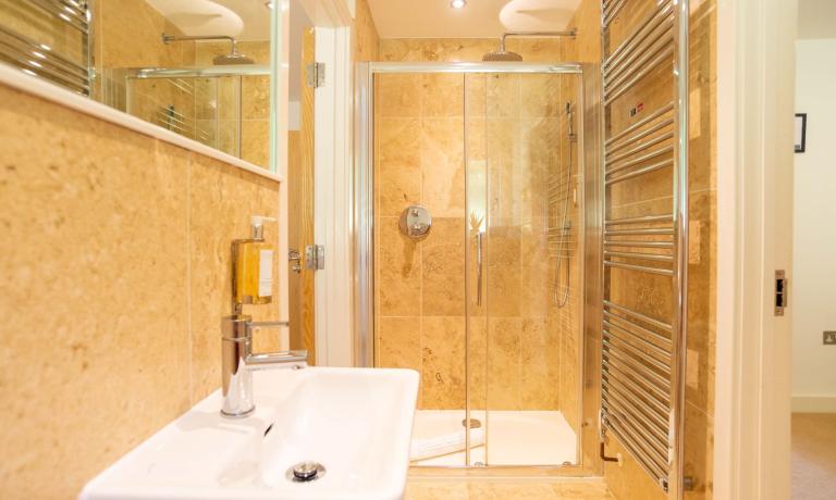 Villa 4 Bathroom