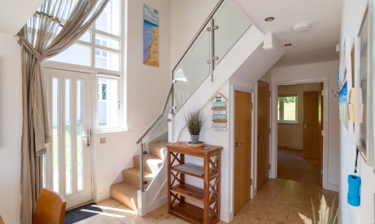 Villa 4 Hallway