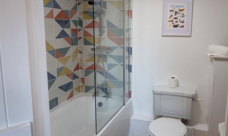 Kiri Bathroom 1