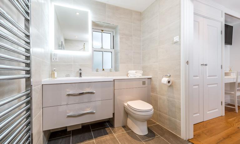 Ensuite