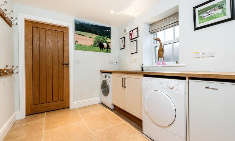 Utility room with washer & dryer