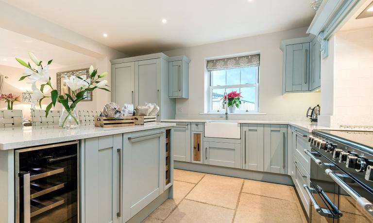 Kitchen with island and breakfast bar