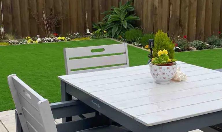Outdoor dining space