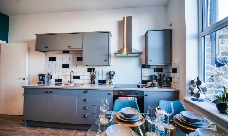 Open plan dining and kitchen