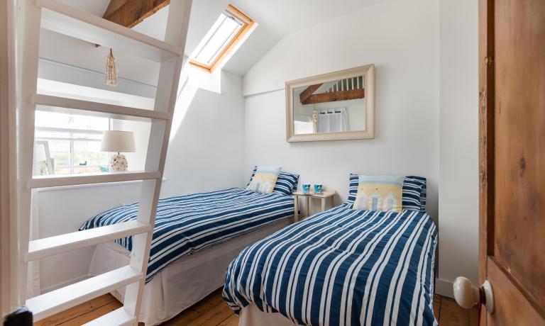 Twin Bedroom 2