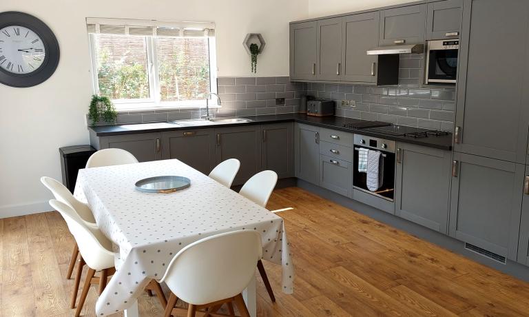 Kitchen & Dining Space