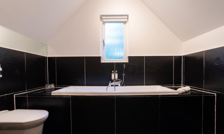 Bedroom 4 Ensuite