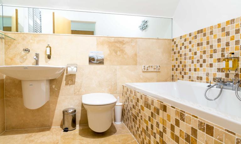 Ensuite