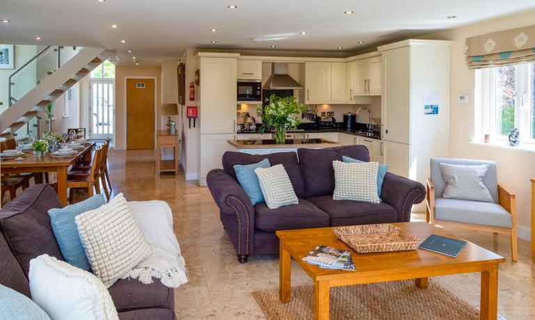 Open plan kitchen/lounge