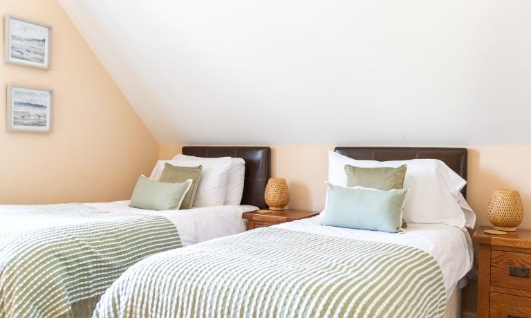 Twin bedroom